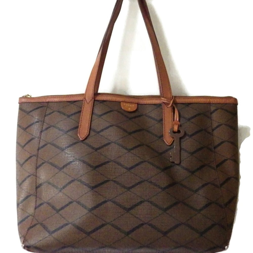 Beautiful FOSSIL Sydney Tote/ Brown Diamond Pattern/ Key/ Excellent Condition